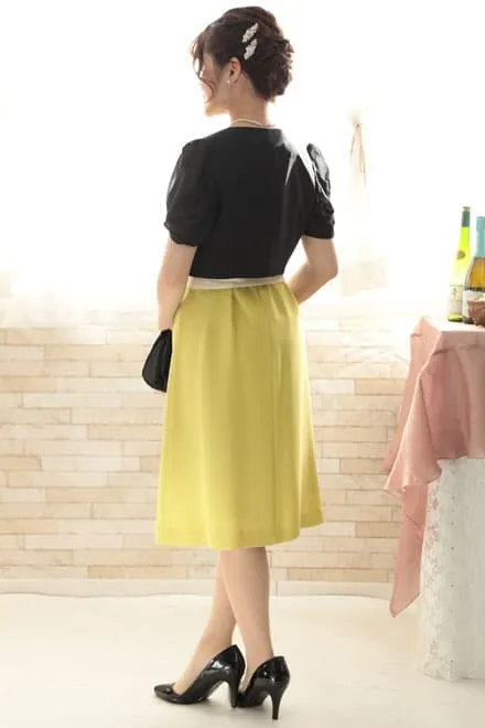 イエローのウエストリボン付き前開き風レイヤードドレス
