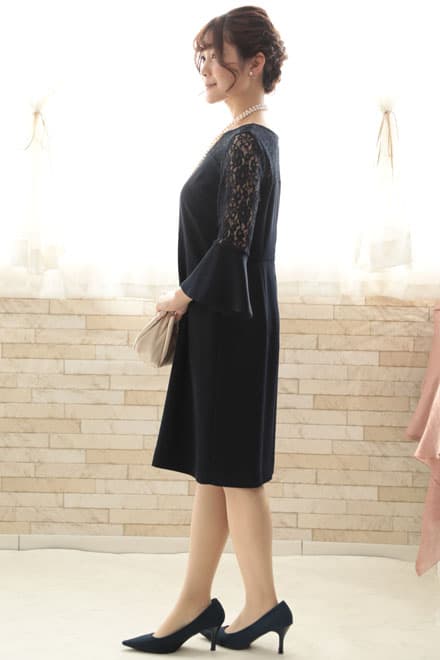 ネイビーのベルスリーブIラインドレス