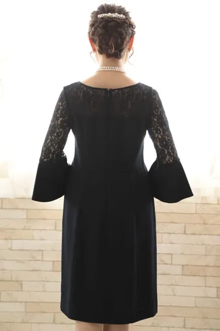 ネイビーのベルスリーブIラインドレス