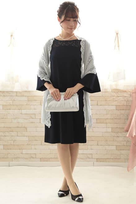 ネイビーのベルスリーブIラインドレス