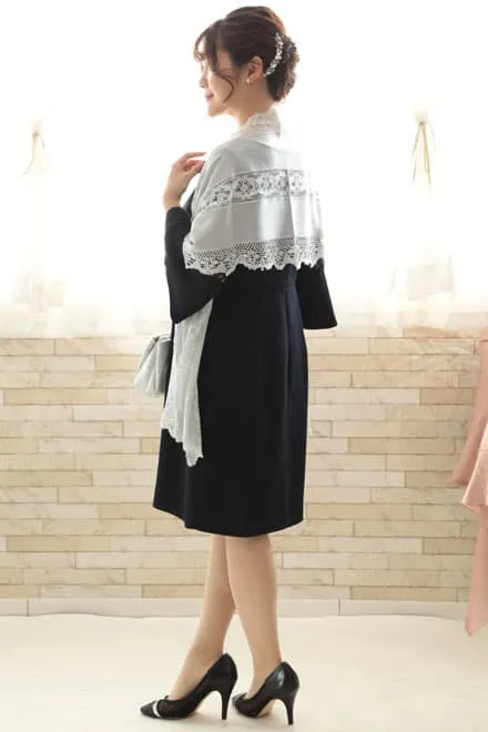 ネイビーのベルスリーブIラインドレス