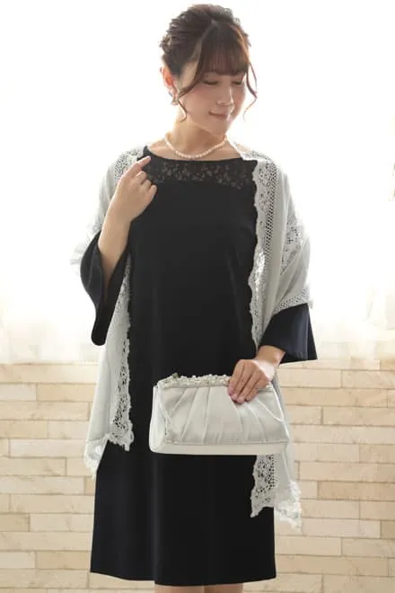 ネイビーのベルスリーブIラインドレス