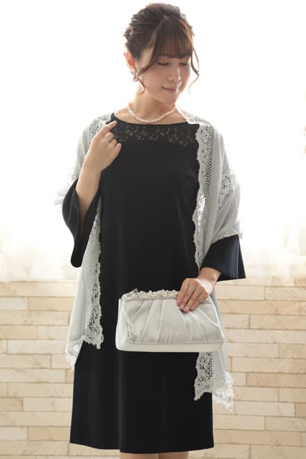 ネイビーのベルスリーブIラインドレス