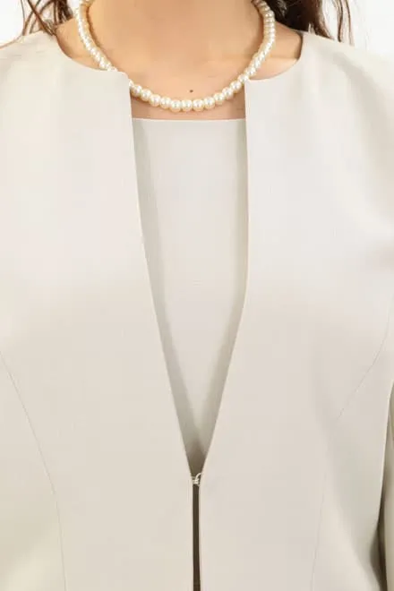 ライトベージュの七分袖ナチュラルフレアセレモニースーツセット