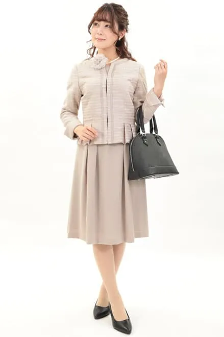 ベージュのミックスツイードフレアセレモニースーツセット