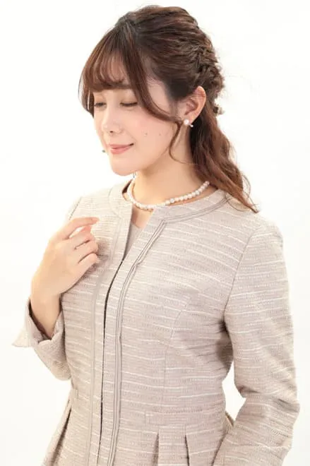 ベージュのミックスツイードフレアセレモニースーツセット