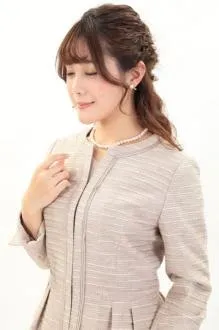 ピンク×白のツイードジャケット