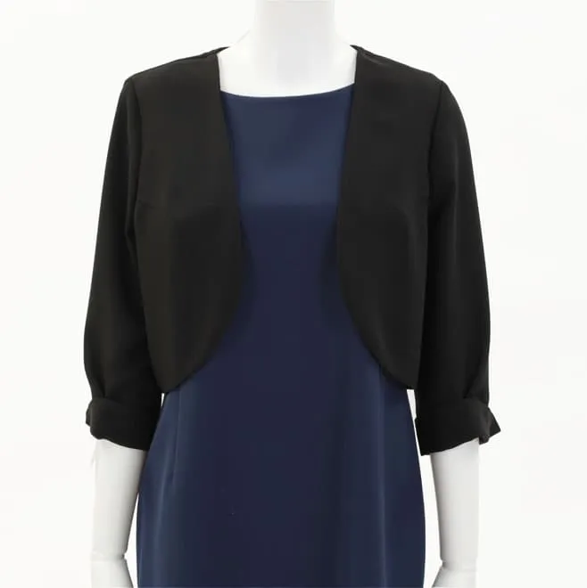 ブラックのシンプルボレロ