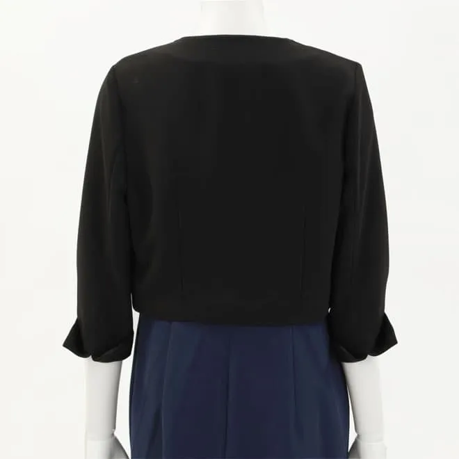 ブラックのシンプルボレロ