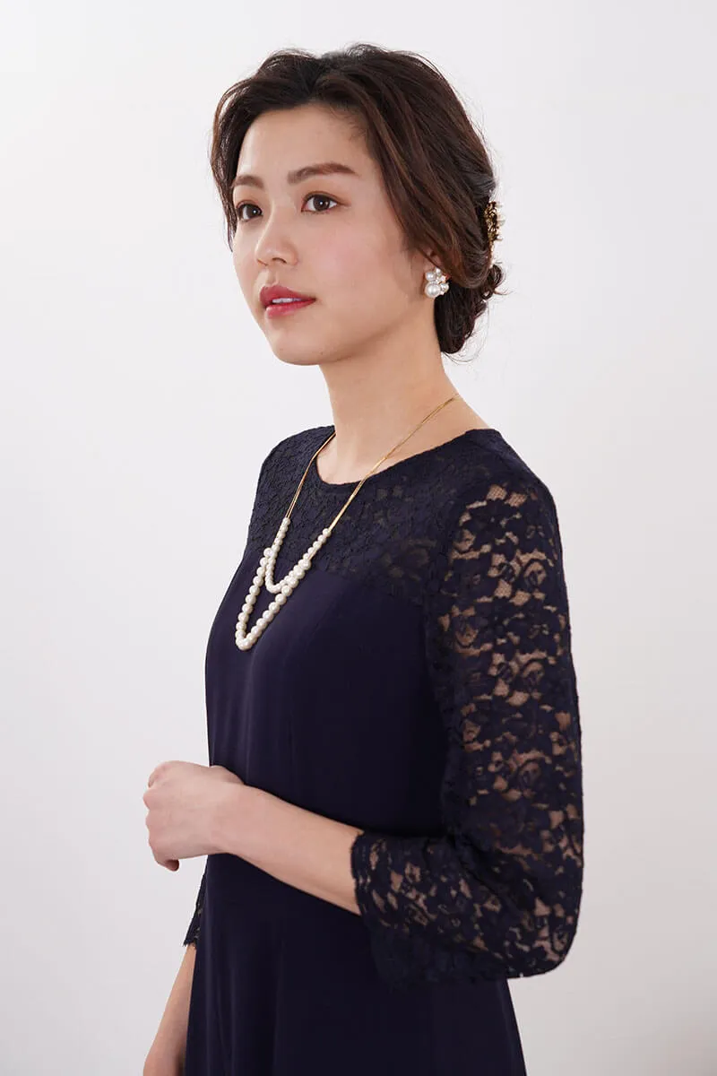 ネイビーのレース袖ガウチョパンツドレス