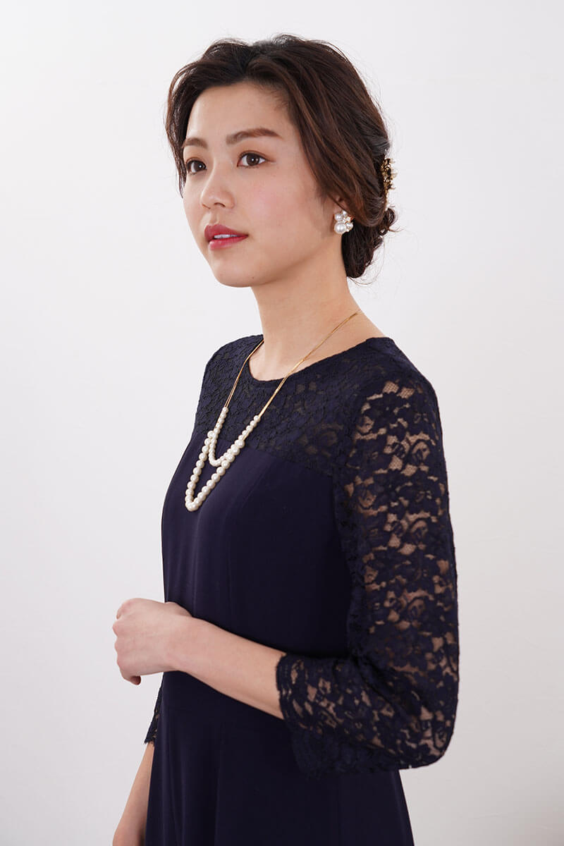 ネイビーのレース袖ガウチョパンツドレス