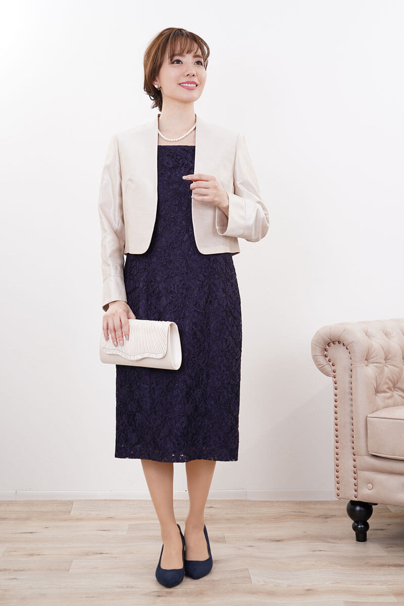 ネイビーのラメ入り刺繍Iラインドレス