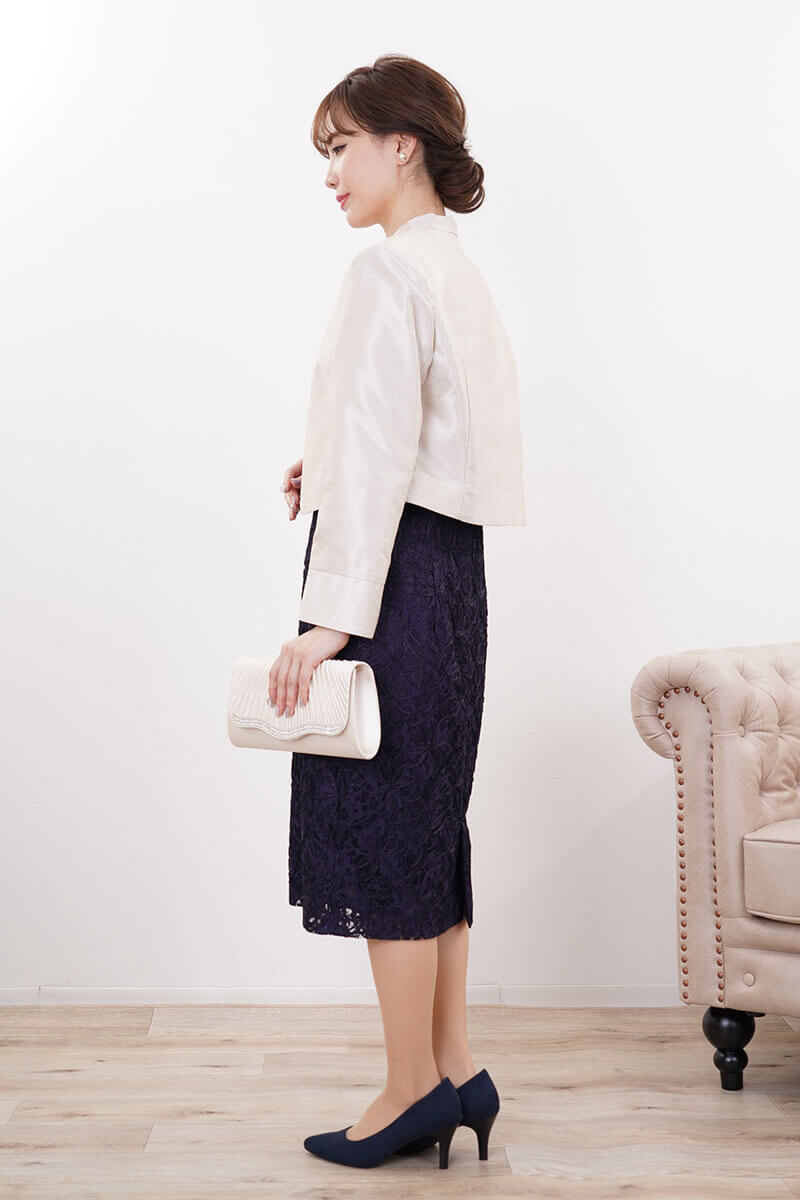 ネイビーのラメ入り刺繍Iラインドレス