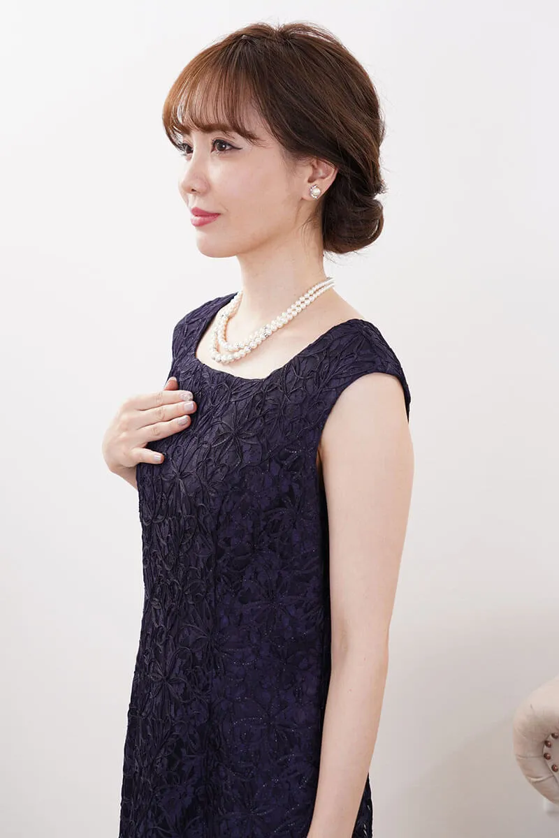 ネイビーのラメ入り刺繍Iラインドレス
