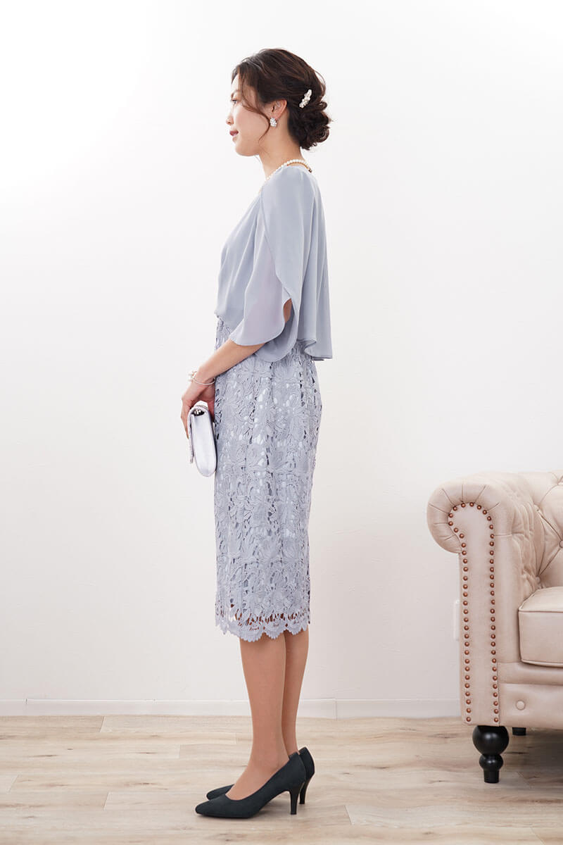 ブルーのシフォンレースIラインドレス