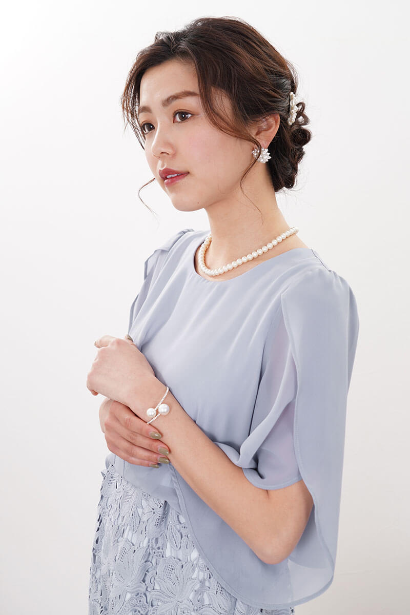 ブルーのシフォンレースIラインドレス