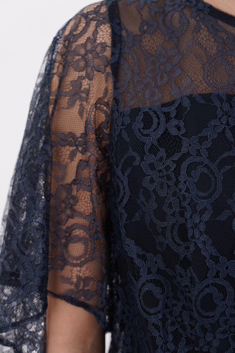 ネイビーのレースフレアスリーブIラインドレス