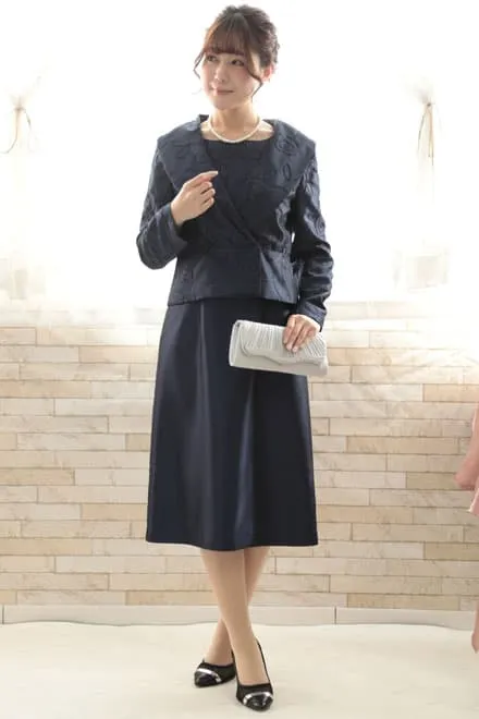 ネイビーーのフラワー刺繍入りノースリーブドレスコーディネートセット