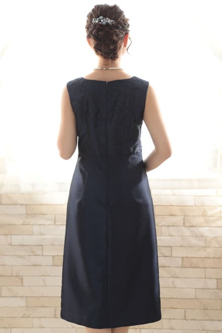 ネイビーーのフラワー刺繍入りノースリーブドレスコーディネートセット