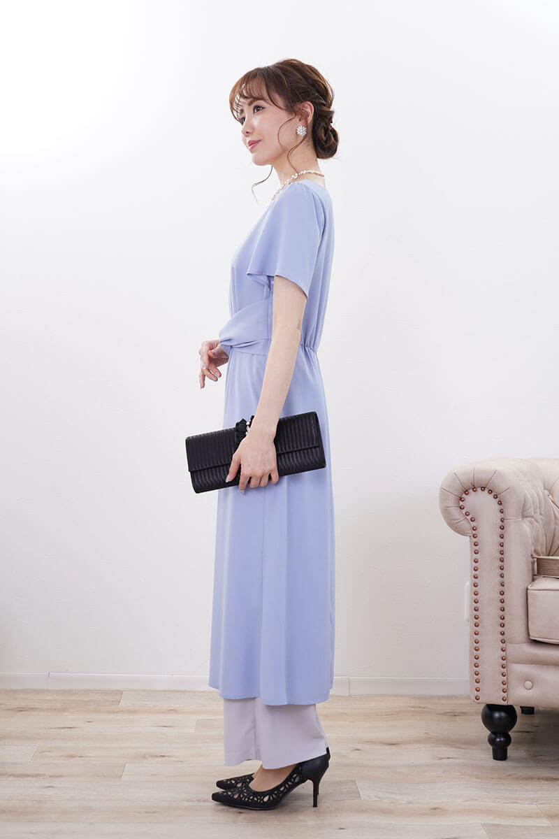 ブルー×グレーのワンピースセットアップ