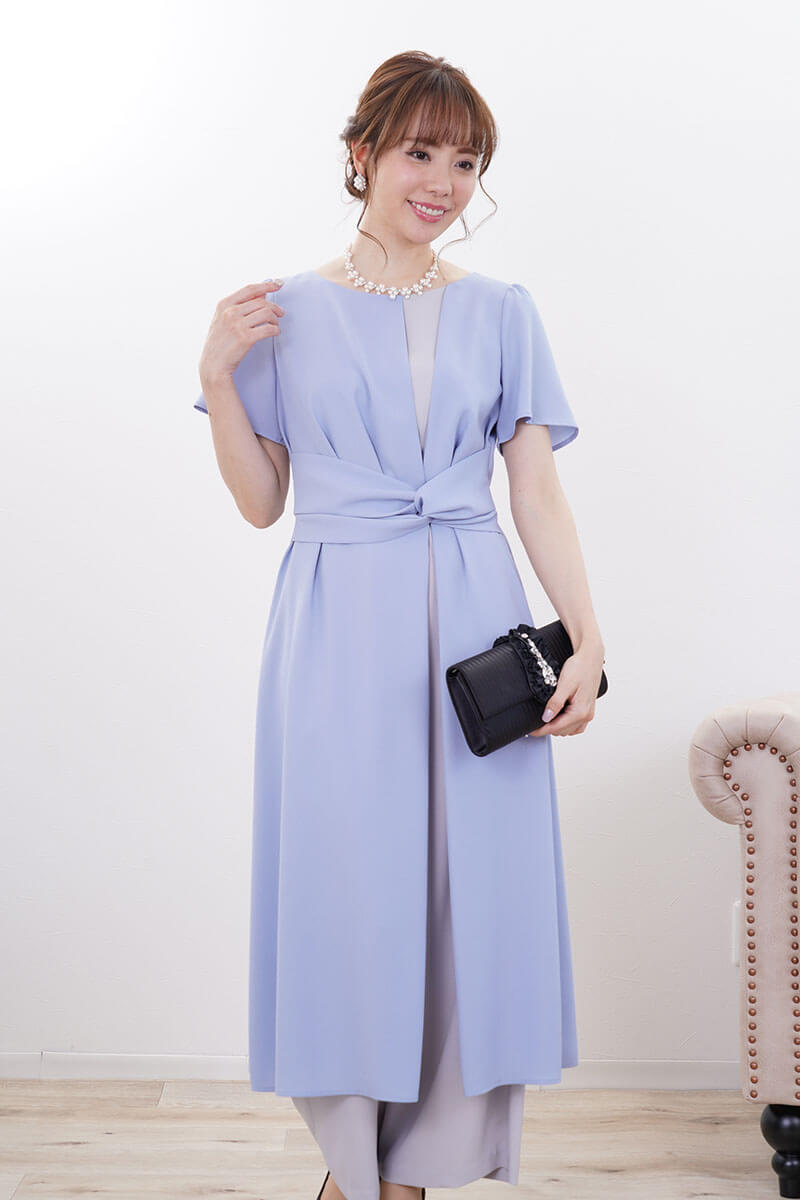 ブルー×グレーのワンピースセットアップ