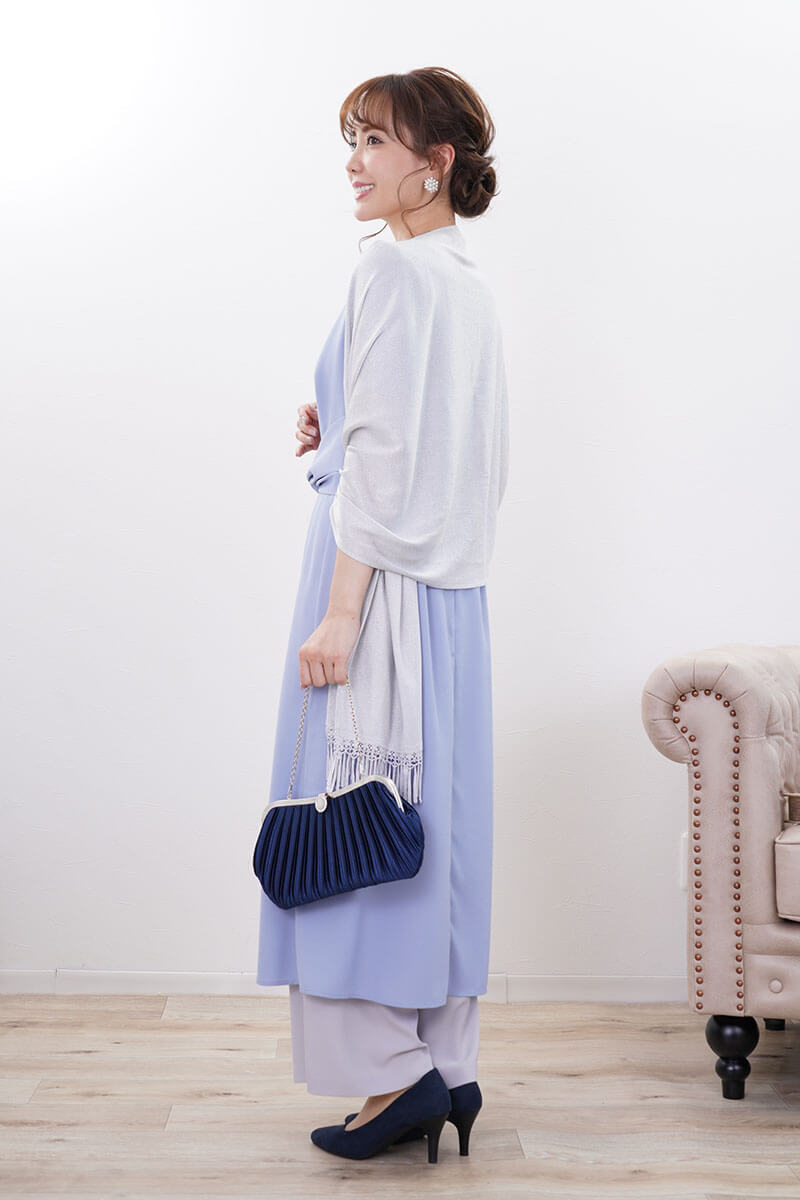 ブルー×グレーのワンピースセットアップ