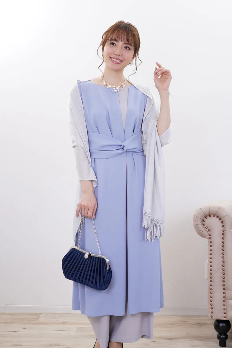ブルー×グレーのワンピースセットアップ