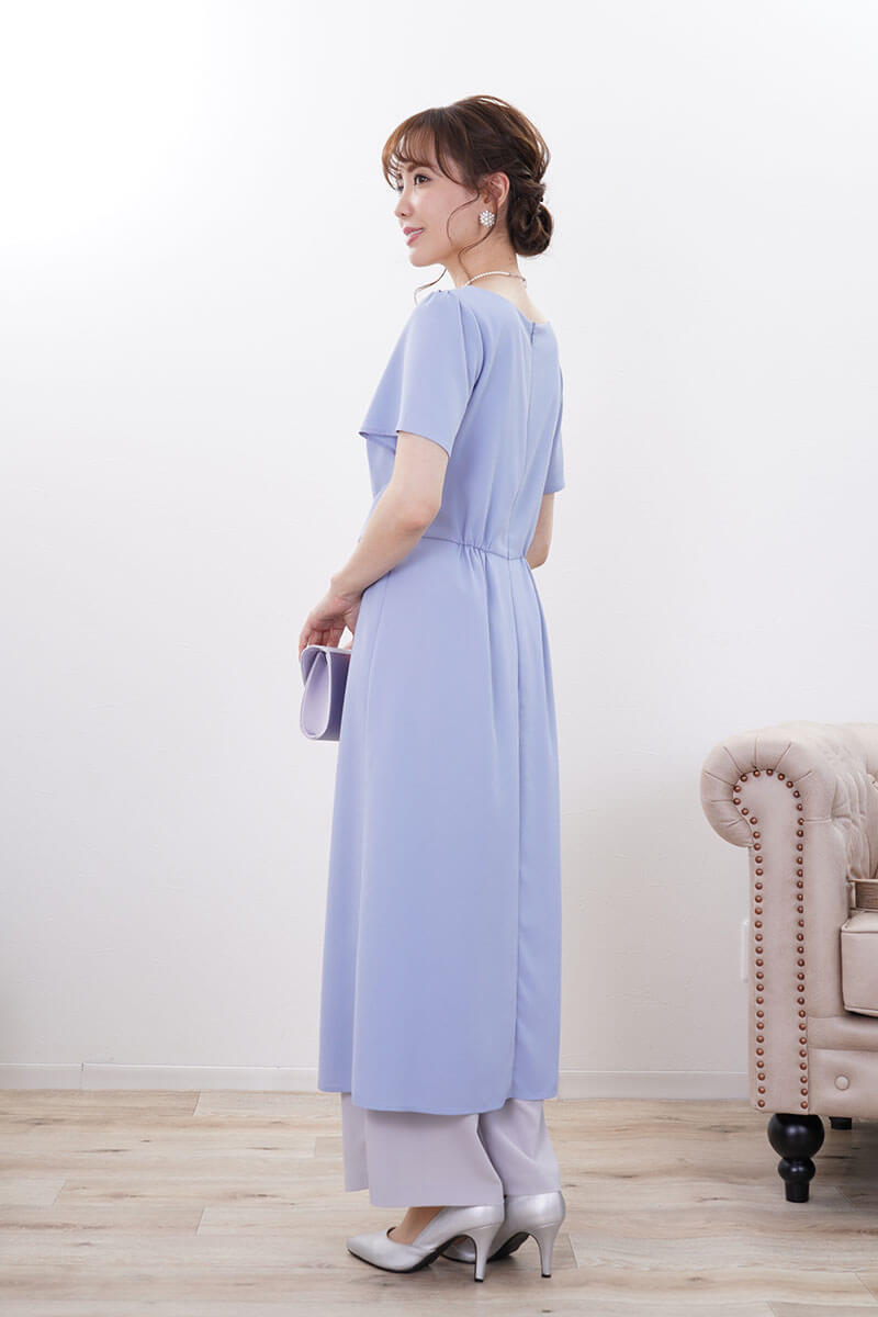 ブルー×グレーのワンピースセットアップ