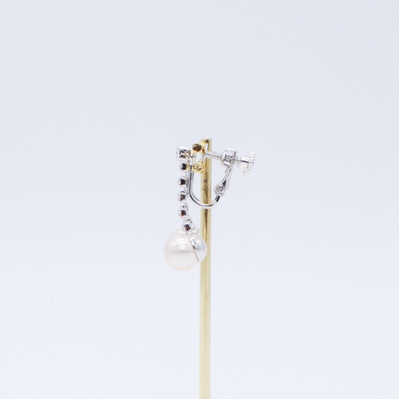 パール×ジルコニアのスイングイヤリング