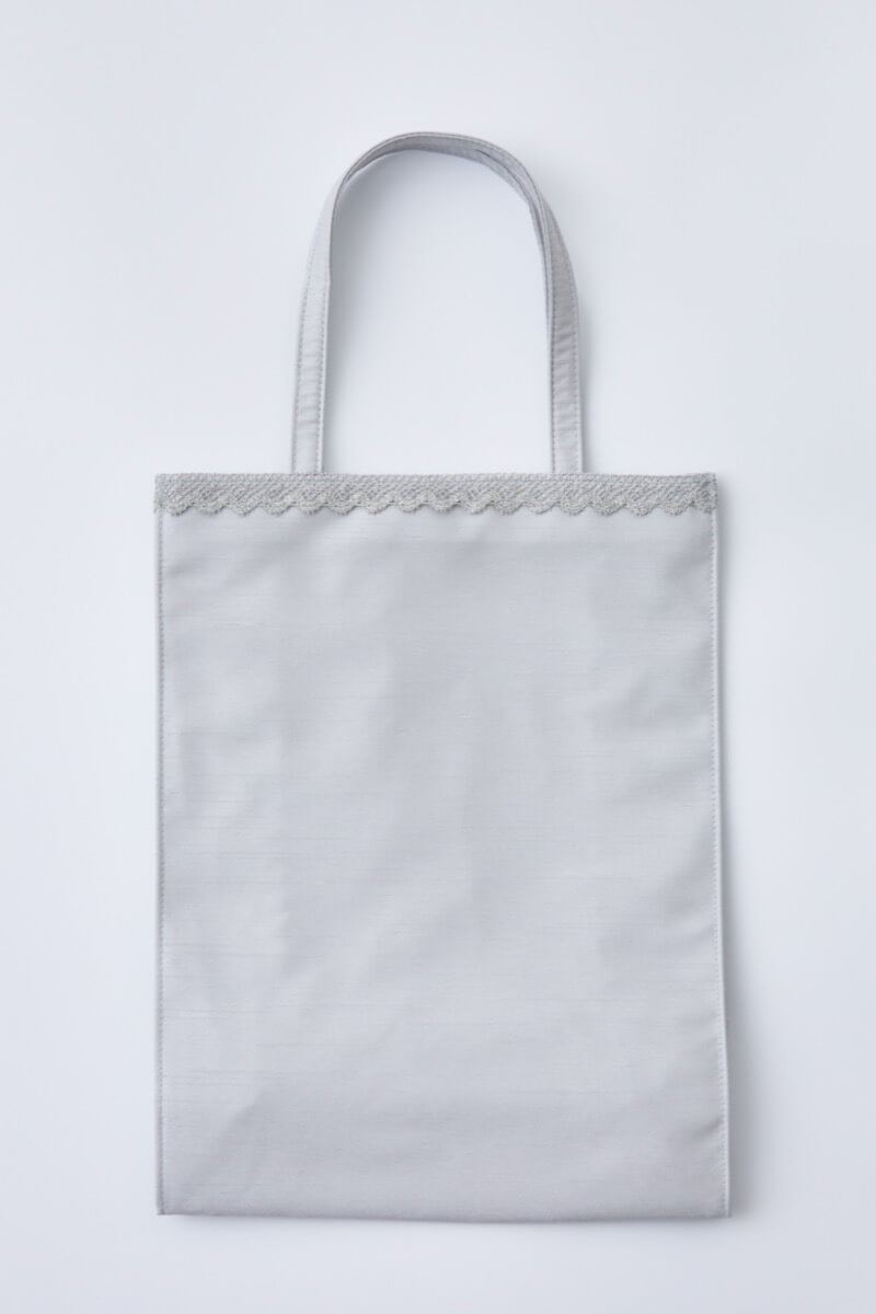 グレーのシャンタンサブバッグ