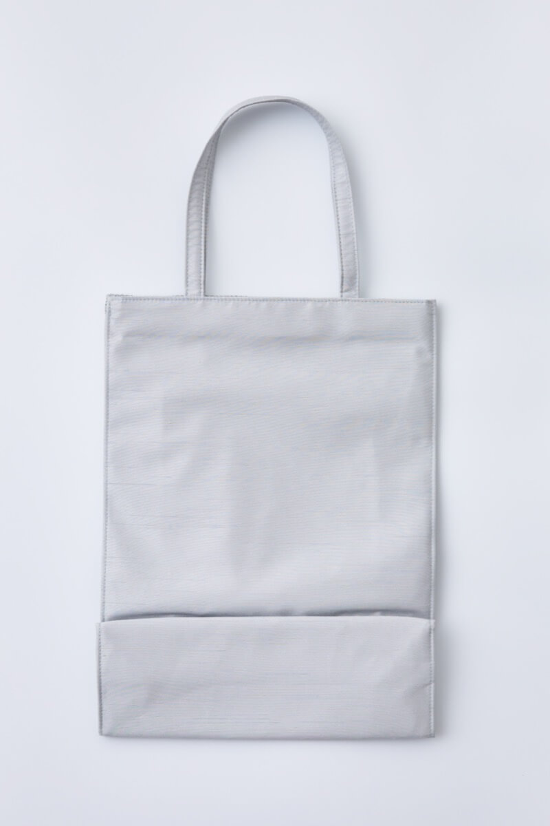 グレーのシャンタンサブバッグ