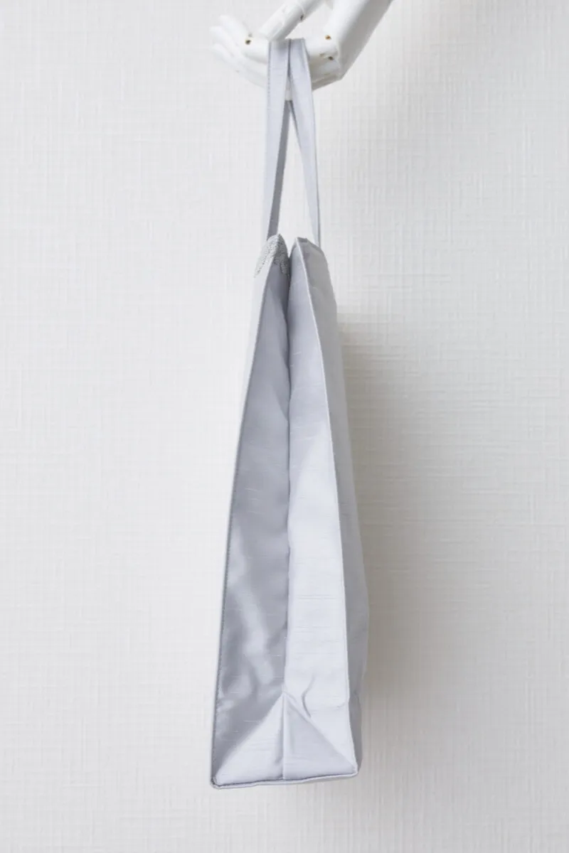 グレーのシャンタンサブバッグ