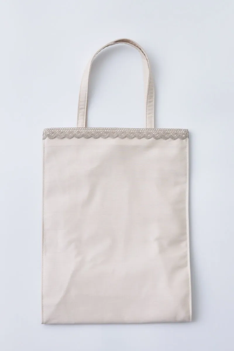 シャンパンゴールドのシャンタンサブバッグ