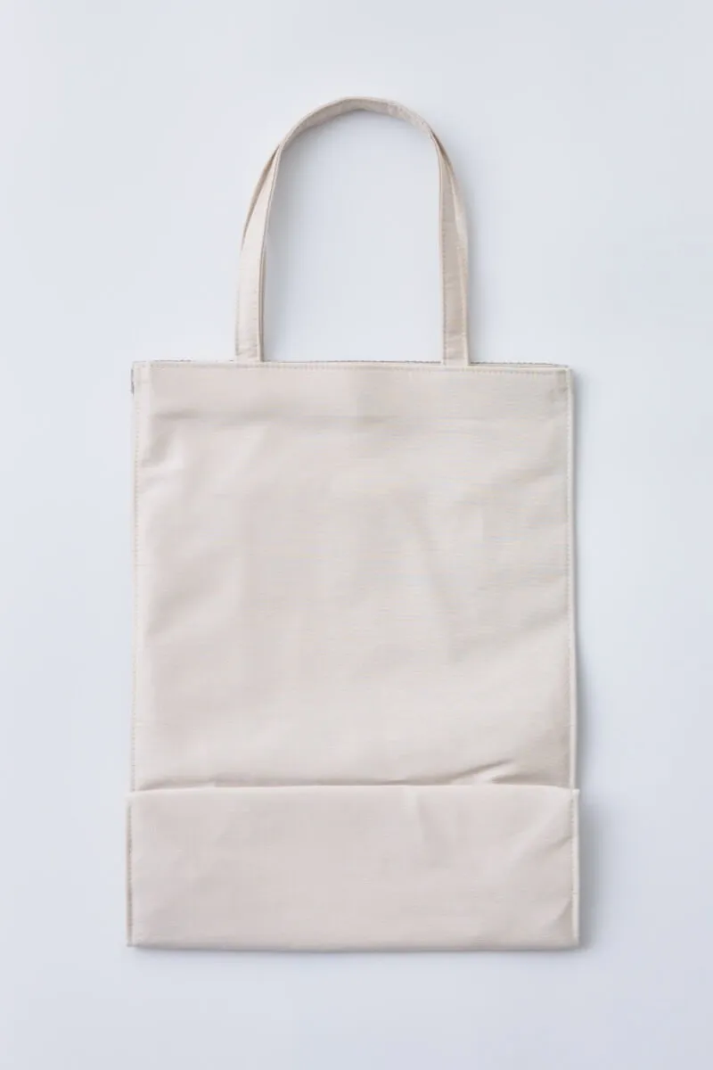 シャンパンゴールドのシャンタンサブバッグ