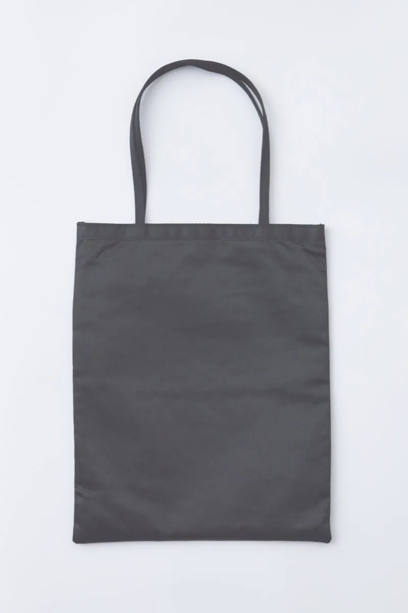 ブラックのエンブロイダリーサブバッグ