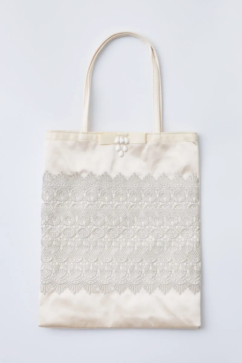 オフホワイトエンブロイダリーサブバッグ