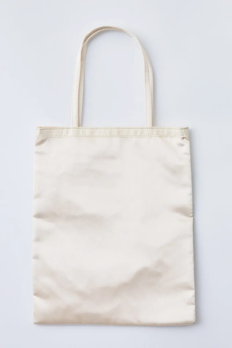 オフホワイトエンブロイダリーサブバッグ