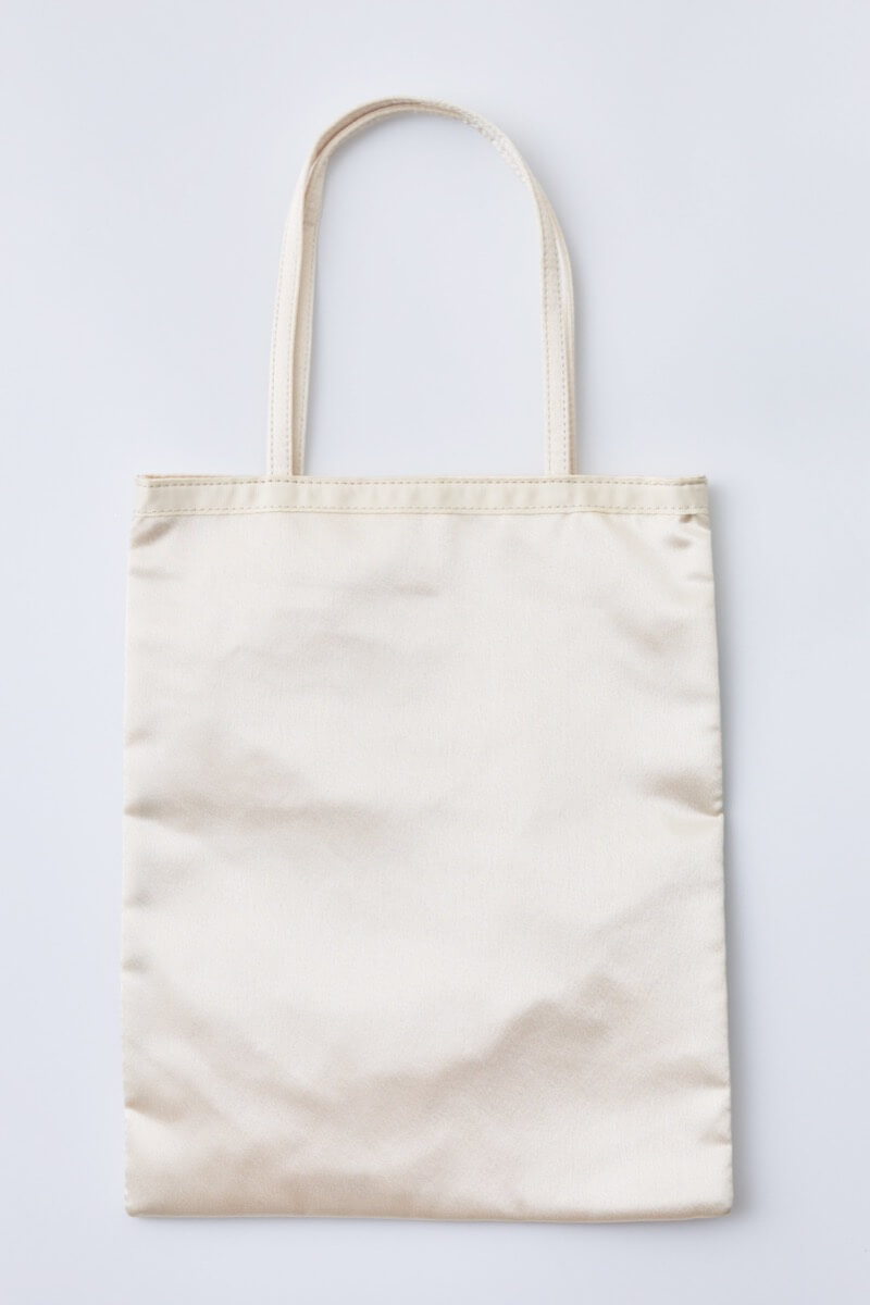 オフホワイトエンブロイダリーサブバッグ