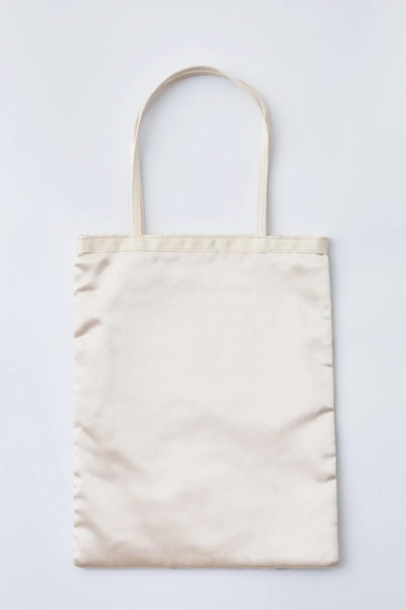 ベージュのフラワーレースサブバッグ