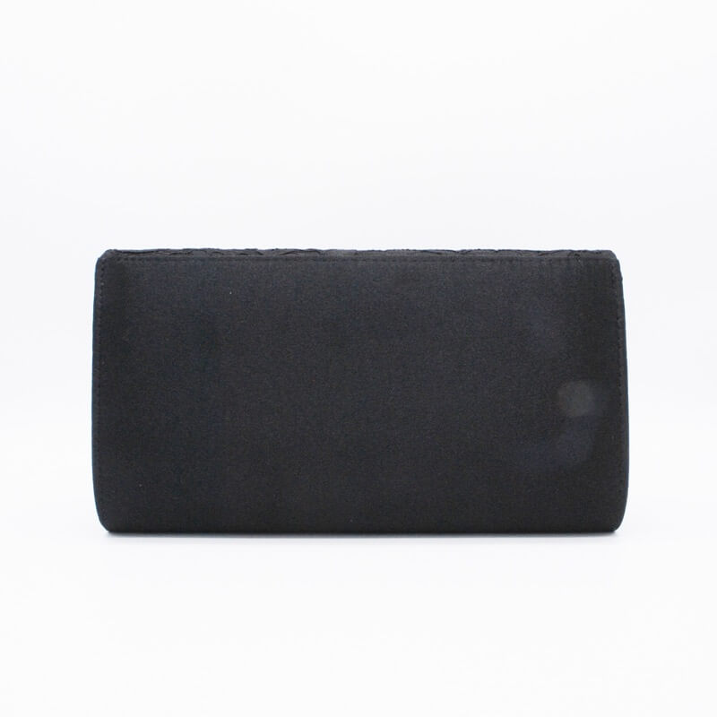 ブラックのレース×プレートクラッチバッグ