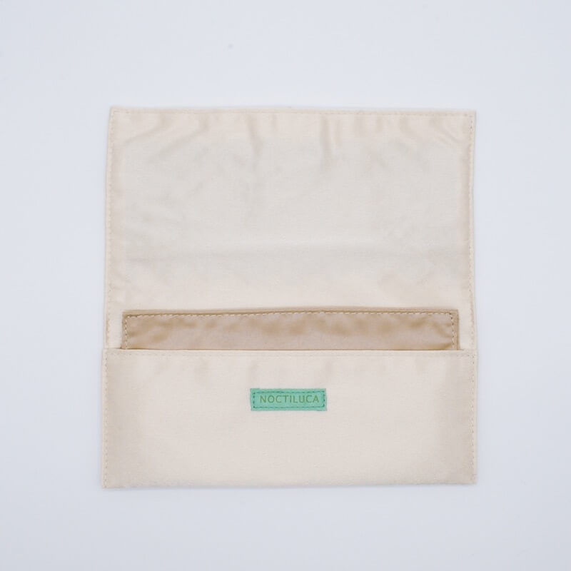 オフホワイトのエンブロイダリーふくさ