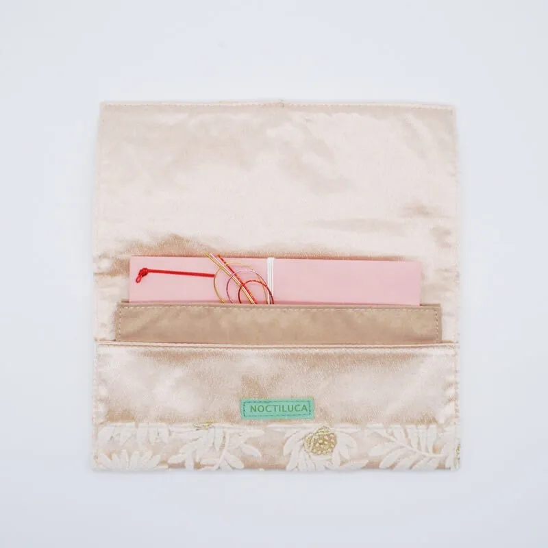 ベージュのフラワーレースふくさ