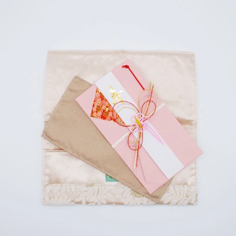 ベージュのフラワーレースふくさ