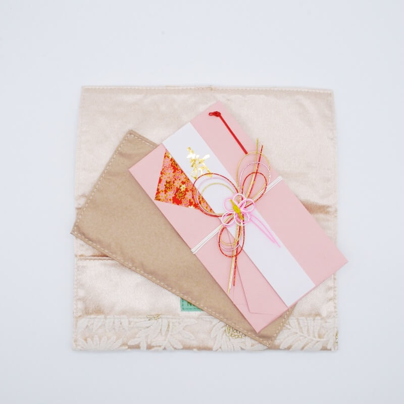 ベージュのフラワーレースふくさ