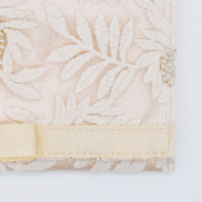 ベージュのフラワーレースふくさ