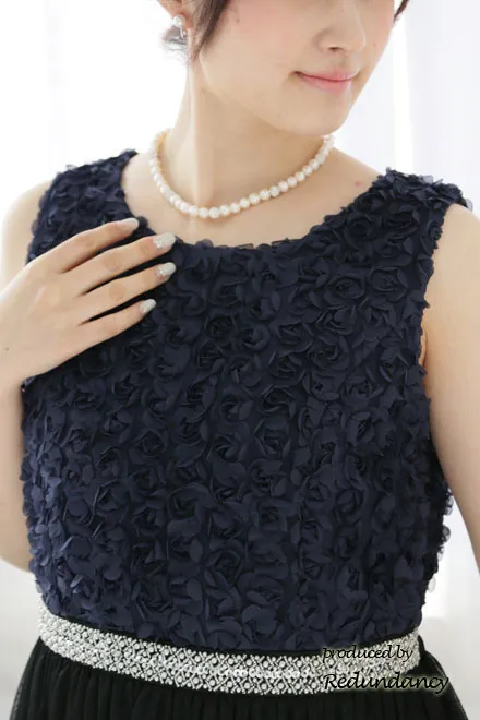 ネイビー×ブラックのフラワーモチーフチュールドレス