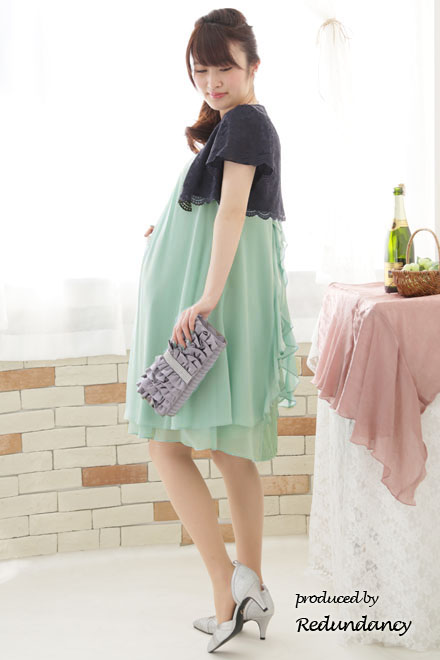 パステルグリーンのバックフリルシフォンドレス