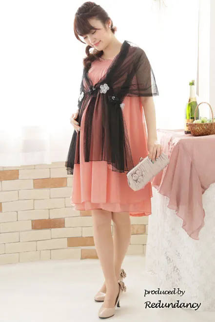 ピンクのバックフリルシフォンドレス