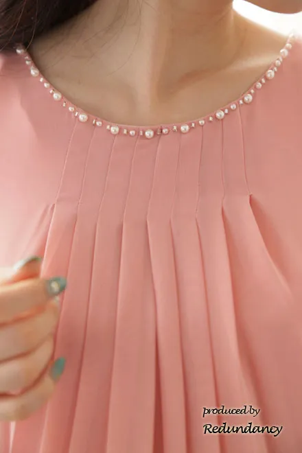 ピンクのバックフリルシフォンドレス