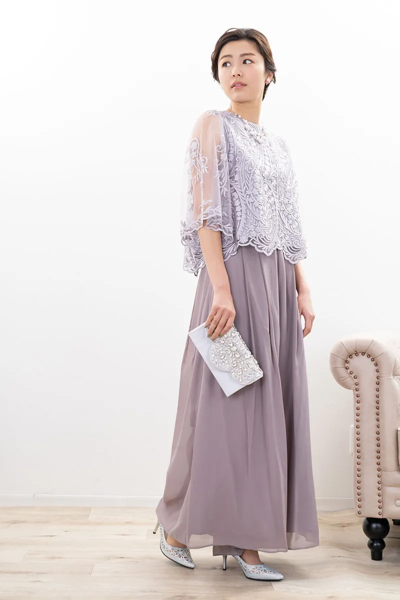 グレージュの刺繍ブラウスワイドパンツドレス